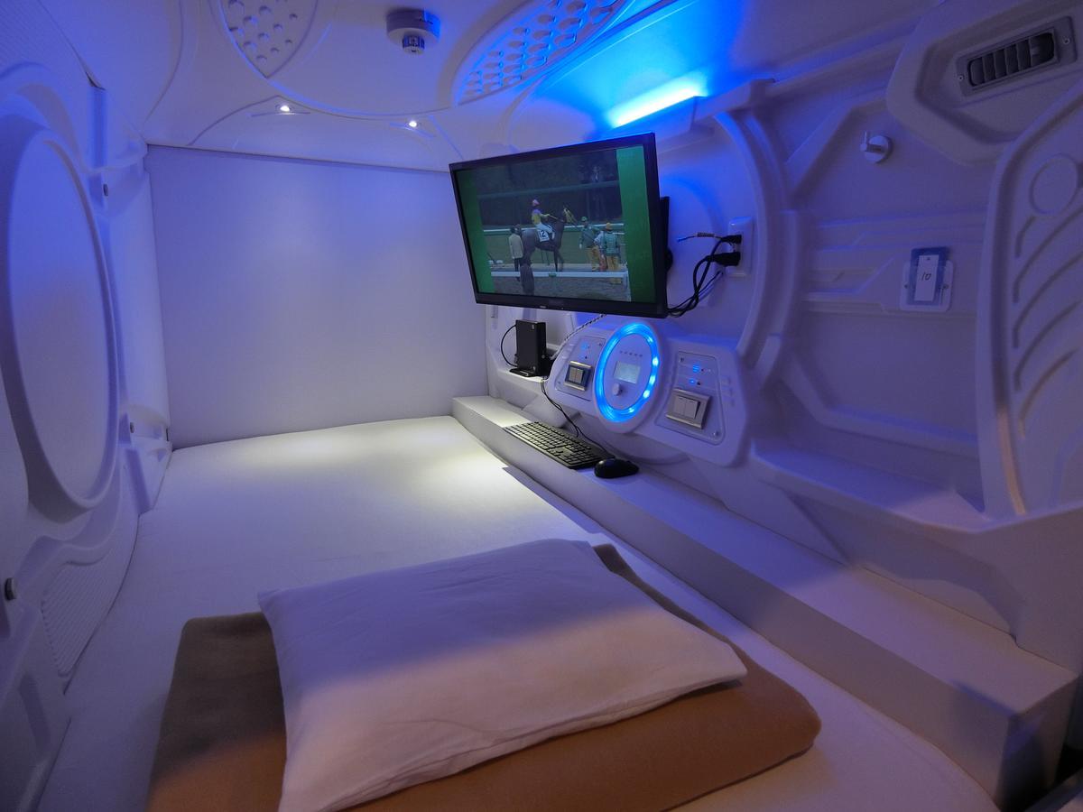 Capsule Hotel Manyudo Kyoto Luaran gambar