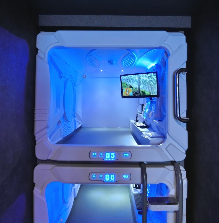 Capsule Hotel Manyudo Kyoto Luaran gambar